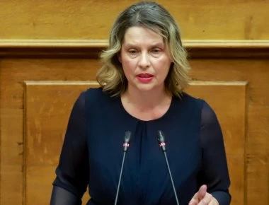 Στον ανακριτή ο 62χρονος που έστελνε απειλητικά μηνύματα σε βουλευτές- Δείτε τι έγραφε στην Κ.Παπακώστα